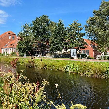 Hotel Alte Navigationsschule Rhauderfehn エクステリア 写真