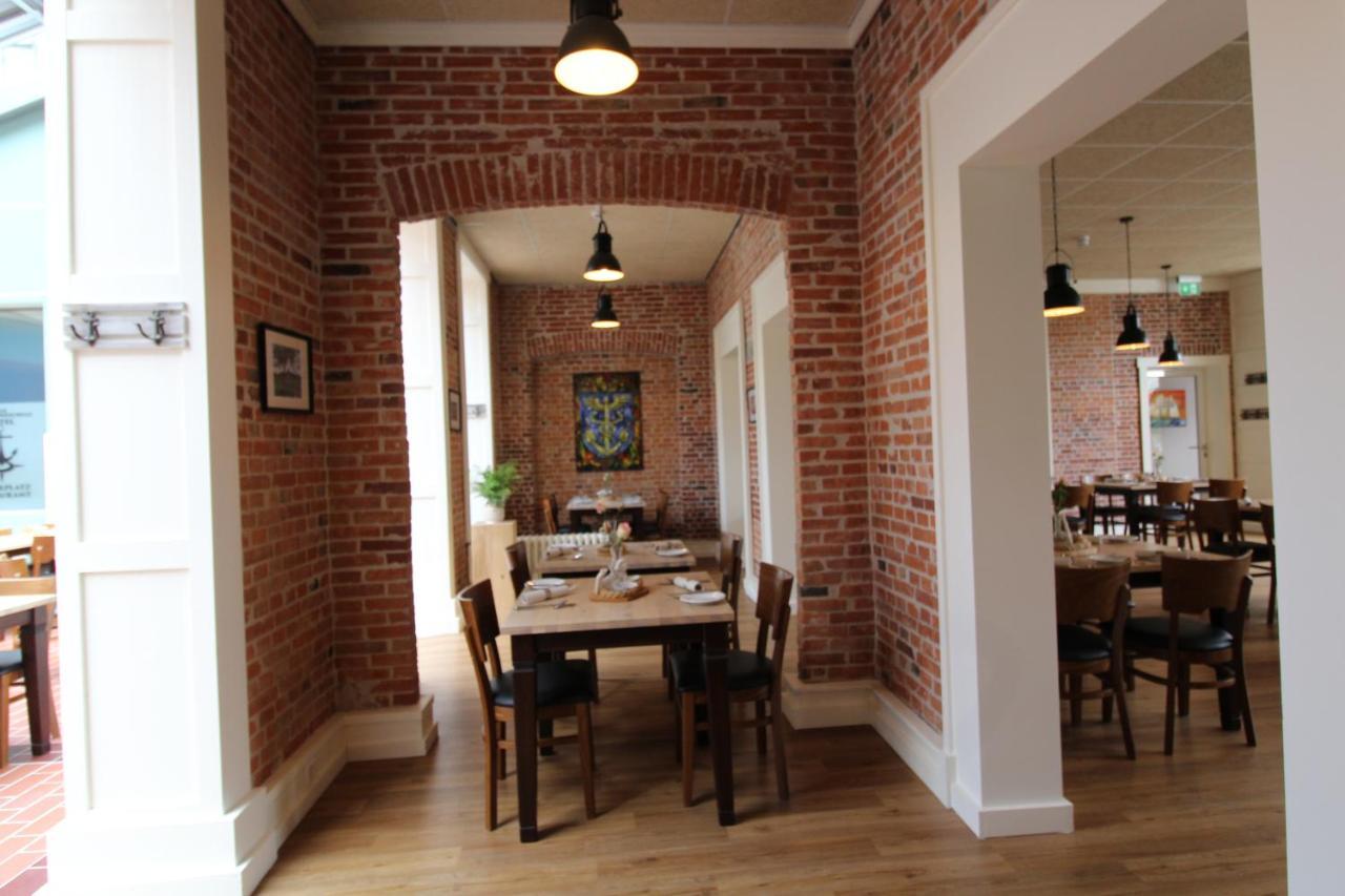 Hotel Alte Navigationsschule Rhauderfehn エクステリア 写真