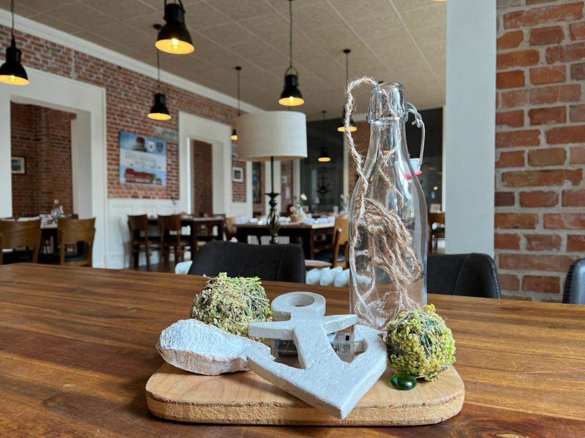 Hotel Alte Navigationsschule Rhauderfehn エクステリア 写真