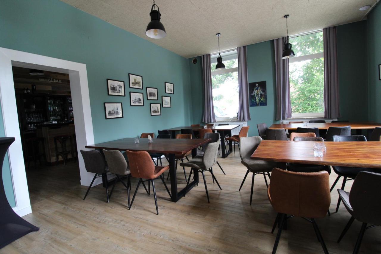 Hotel Alte Navigationsschule Rhauderfehn エクステリア 写真