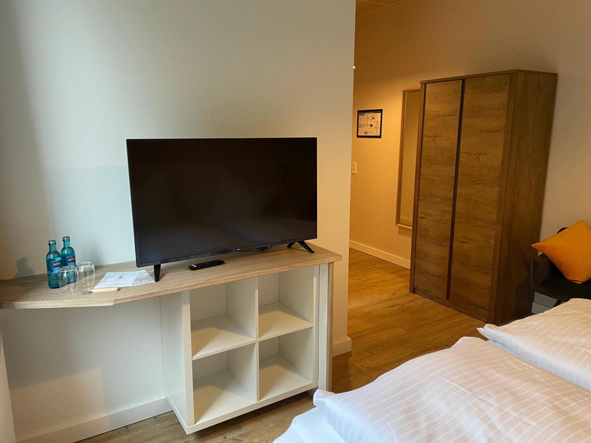 Hotel Alte Navigationsschule Rhauderfehn エクステリア 写真