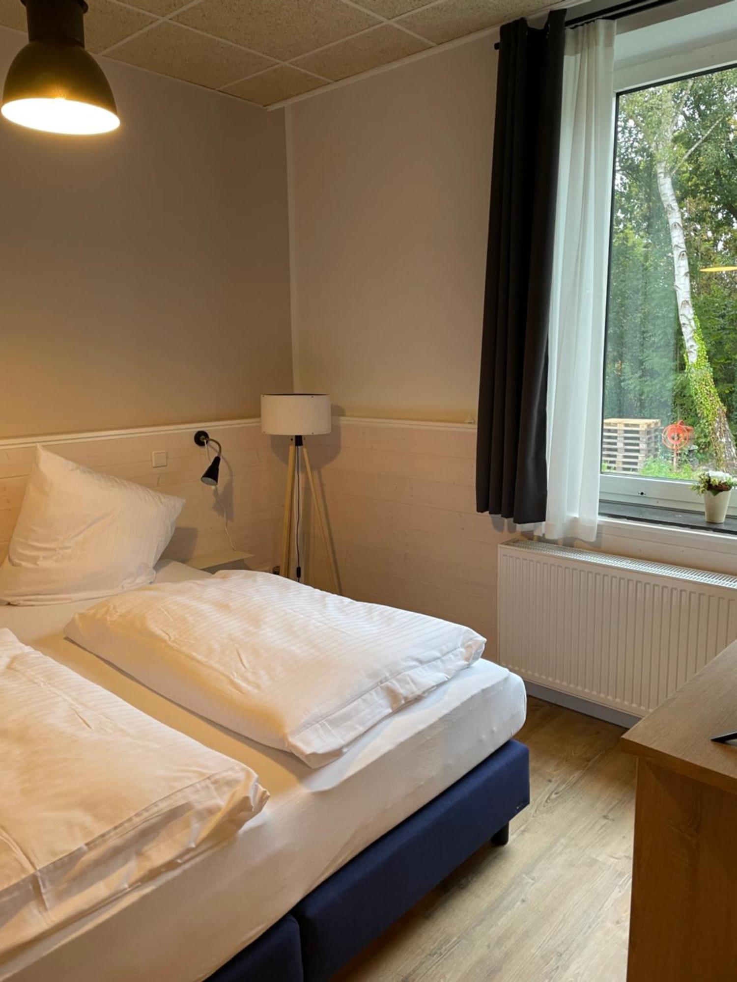 Hotel Alte Navigationsschule Rhauderfehn エクステリア 写真