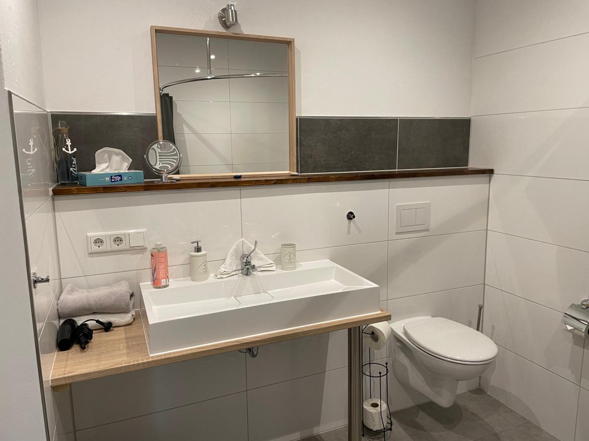 Hotel Alte Navigationsschule Rhauderfehn エクステリア 写真